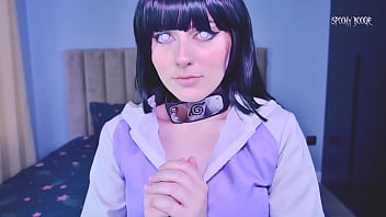 NARUTO Hentai: Os anciãos da aldeia lamberam a boceta rosa de Hinata Hyuga na cerimônia de impregnação